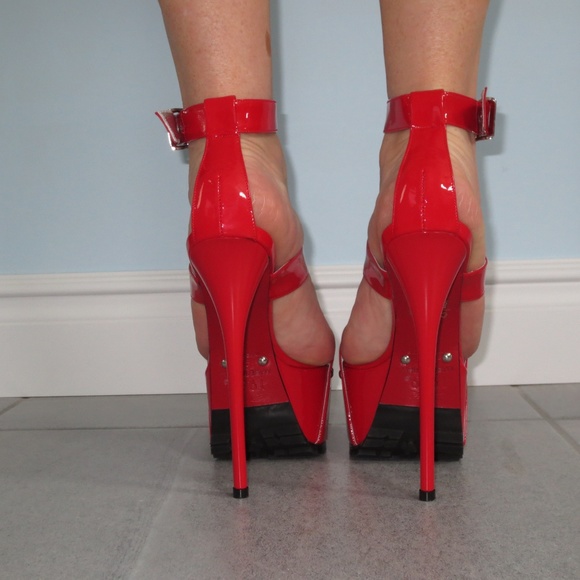 1969 All Leather Red Platform Ankle Strap Heels - Picture 6 of 8
